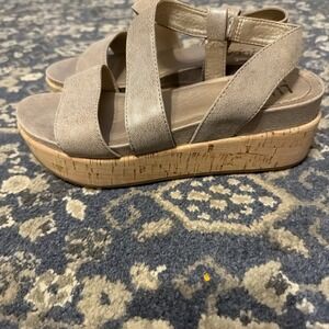 Lucca Lane Women's Gold Leather Wedge Sandals Cork Heel Shoes Excellent